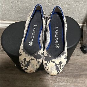 Rothy's Women's Black and Cream Geometric Flats